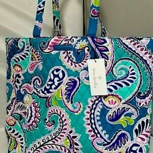 NWT VERA BRADLEY TOTE IN WAIKIKI PAISLEY